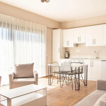 Superb Flat Near Sea With Shared Pool In Apartment
