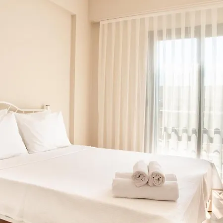 Appartement Superb Flat Near Sea With Shared Pool In *