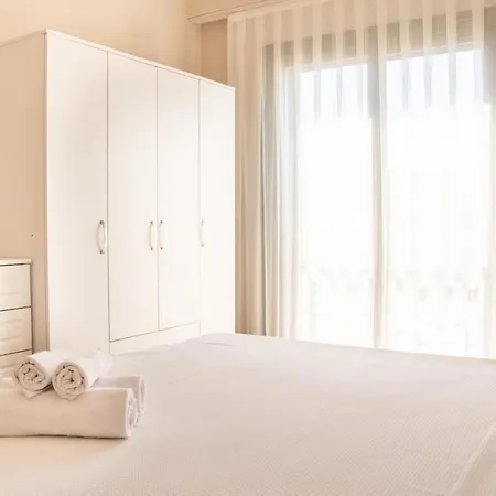 Superb Flat Near Sea With Shared Pool In * Çeşme