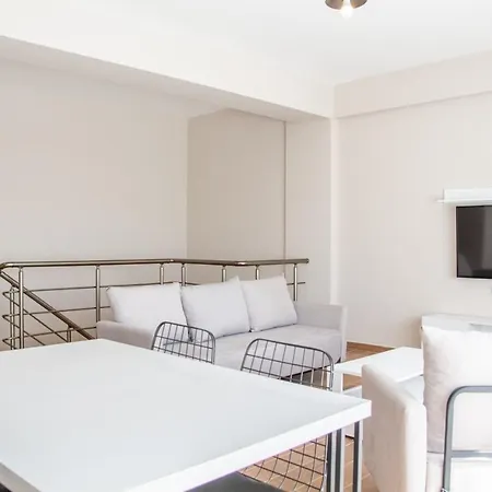 Appartement Superb Flat Near Sea With Shared Pool In *